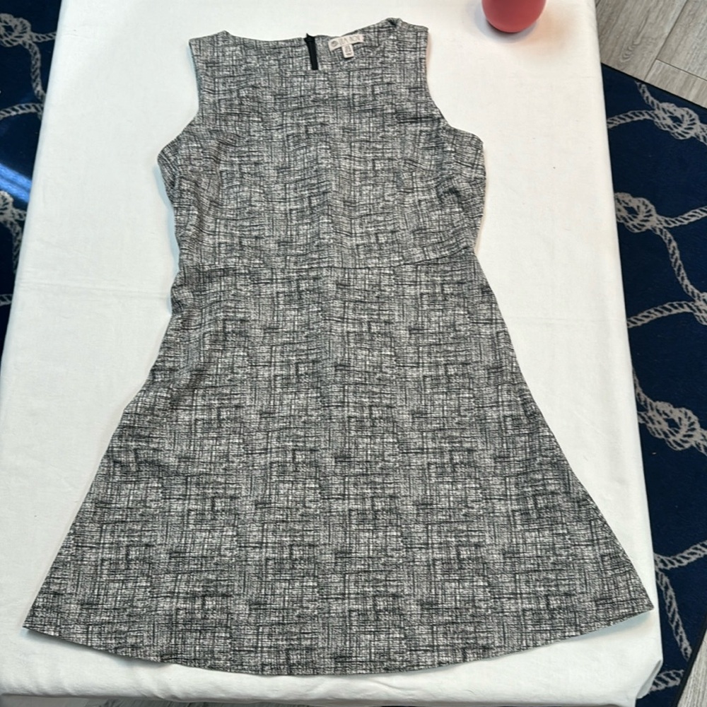 Size 6 gray pattern dress